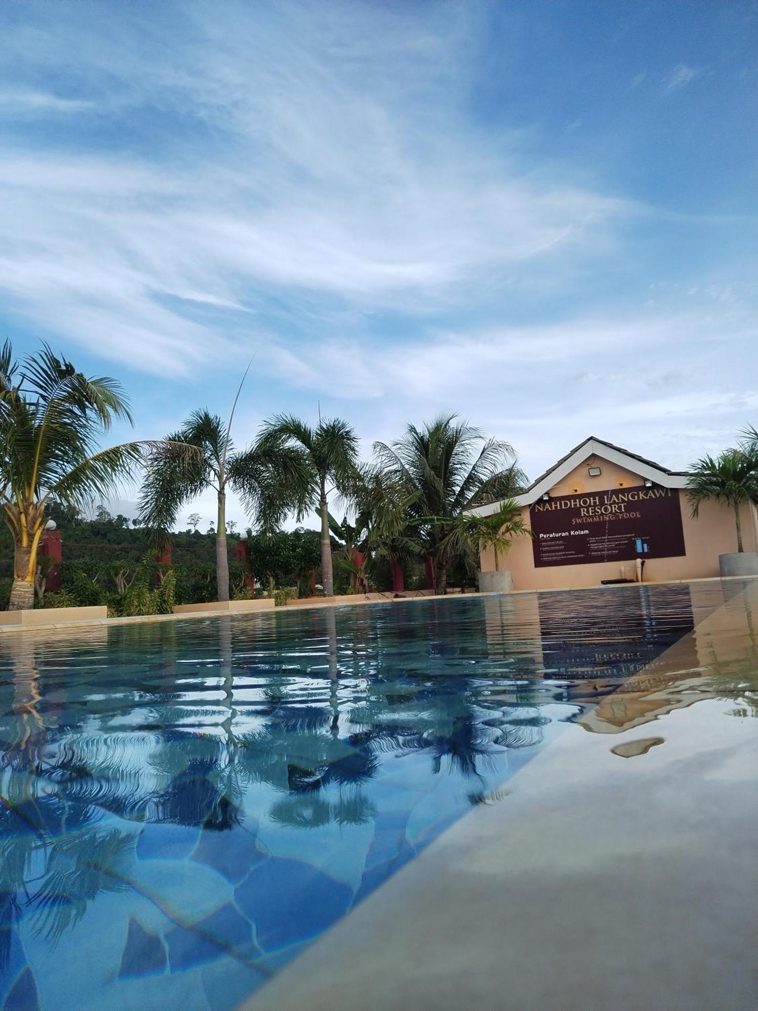 Nahdhoh Langkawi Resort Пантай Ченанг Екстериор снимка